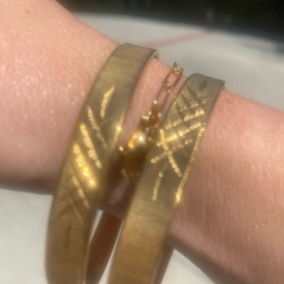 Beautiful pair of Bracha bangles - brand new and never worn! - Picture 4 of 6